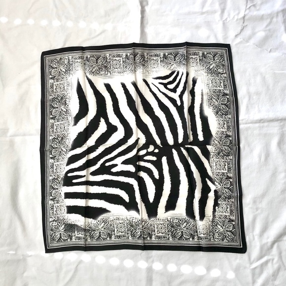 NWOT Bandanna style silk mini scarf - Picture 2 of 5